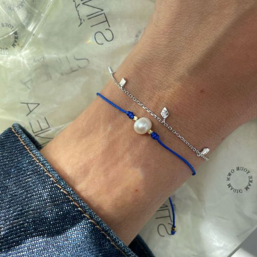 Petit Pearl Berrie Bracelet Electric Blue Ribbon - Stine A Armbånd  - 5712778022201